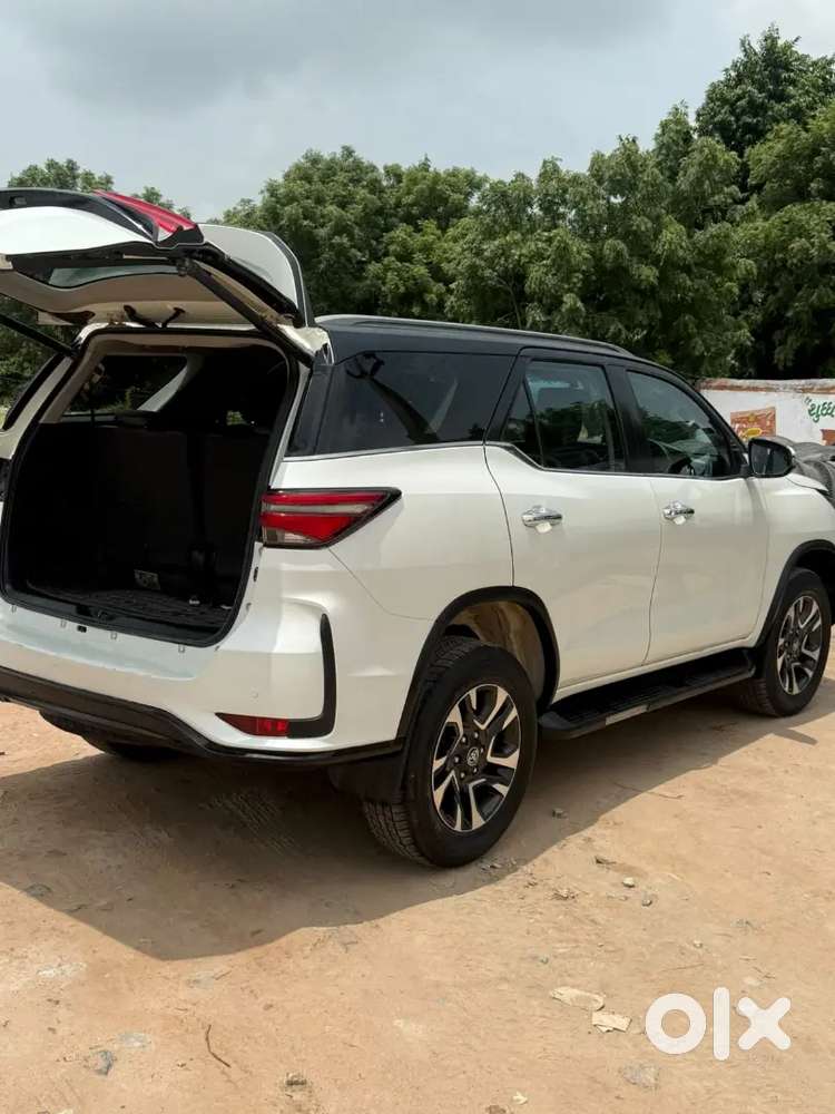 Toyota Fortuner Legender 2023