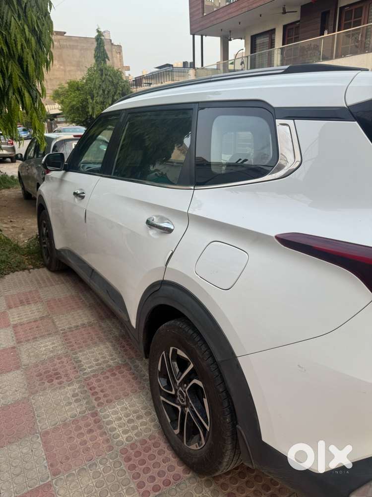 Kia Carens 2023 Diesel Well Maintained