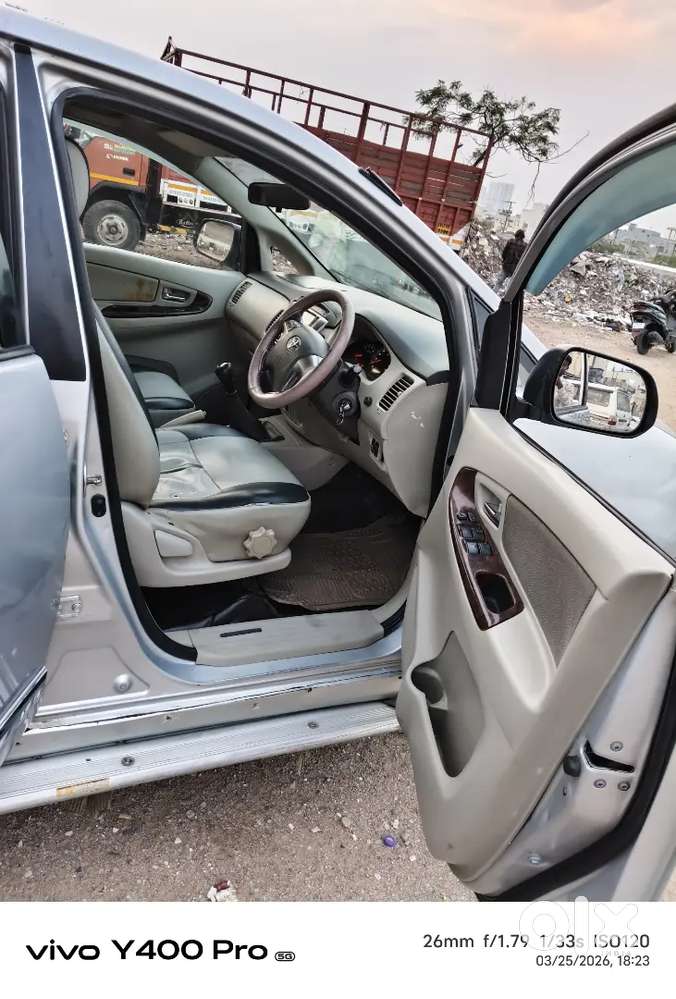 Toyota Innova Petrol 2014 Second Owner