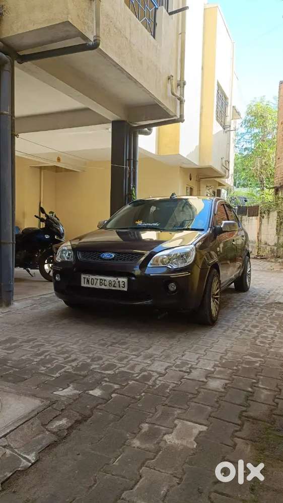 Ford Fiesta 2009 Petrol 120000 Km Driven