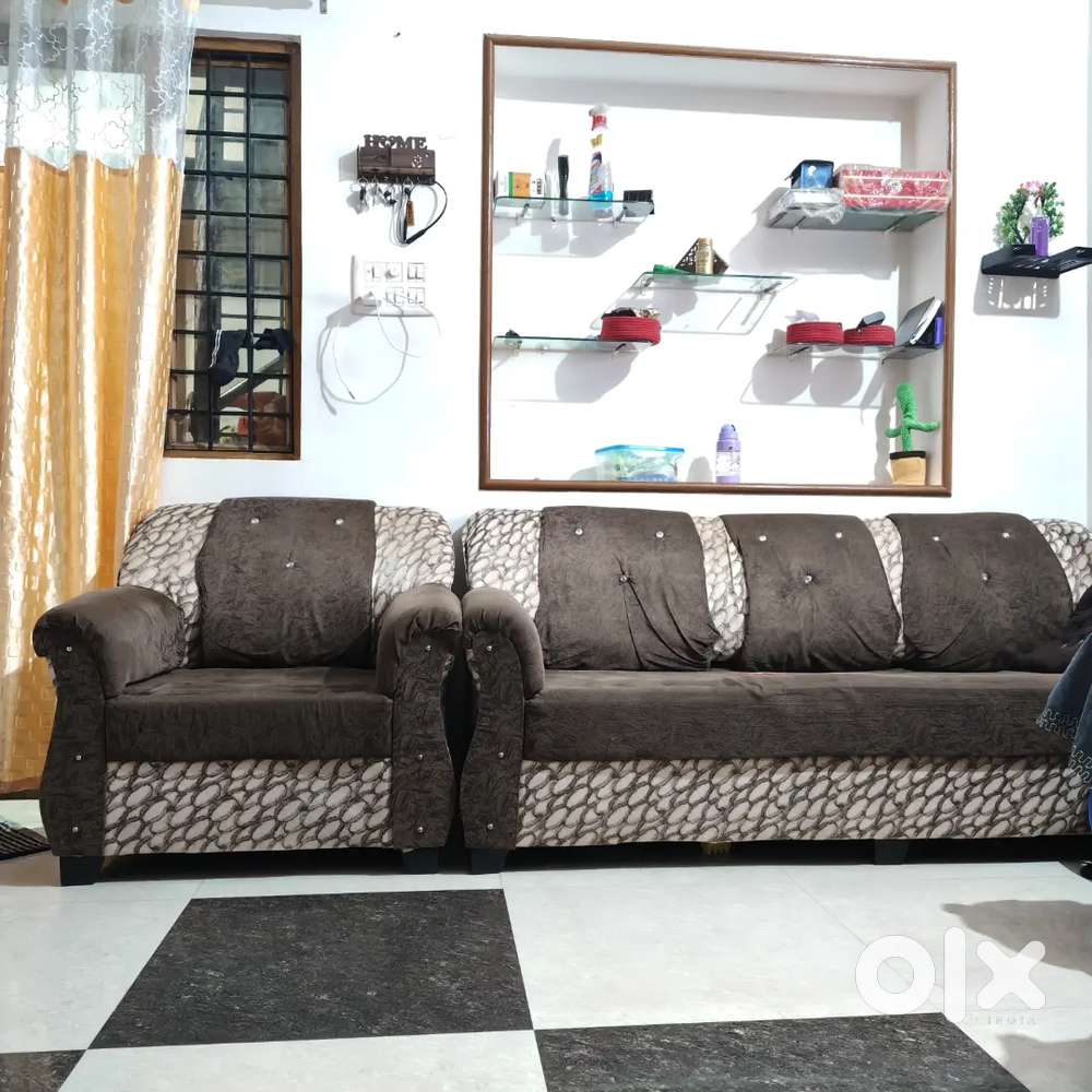 SOFA 3+2 GOOD CONDITION