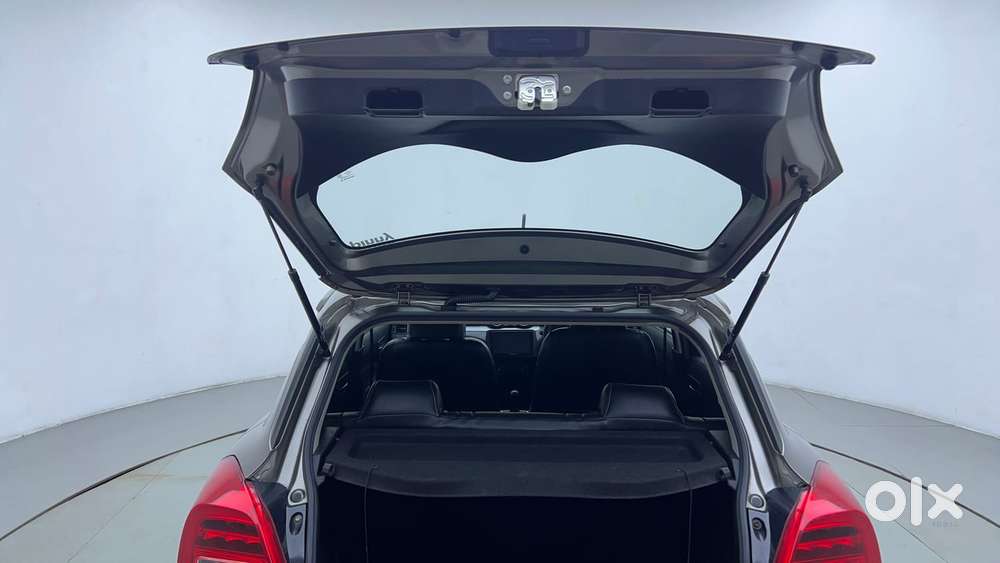 Maruti Suzuki Swift Vvt Vxi, 2022, Petrol