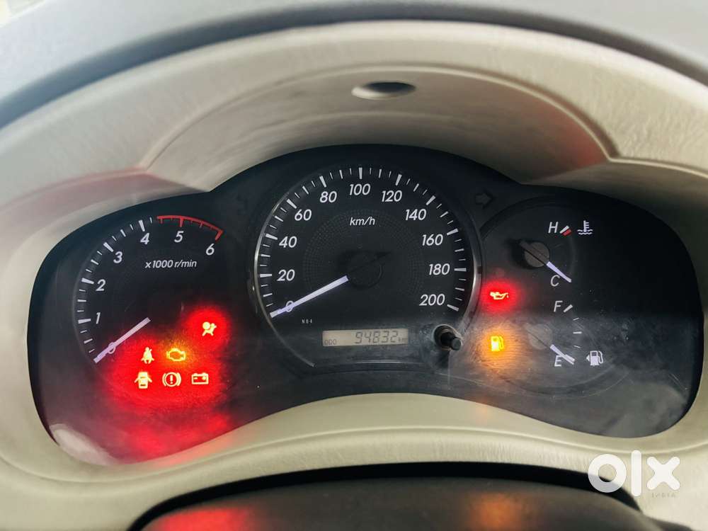 Toyota Innova 2.5 G (diesel) 8 Seater Bs Iv, 2014, Diesel
