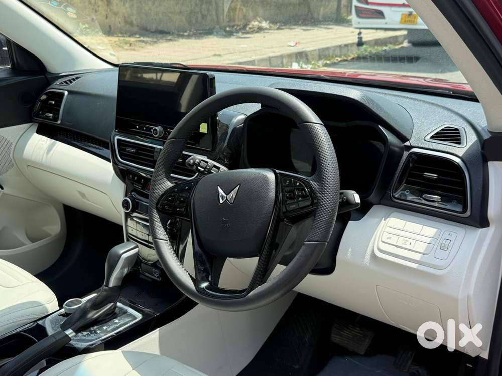 Mahindra Xuv 3xo Ax5 Pm At, 2025, Petrol