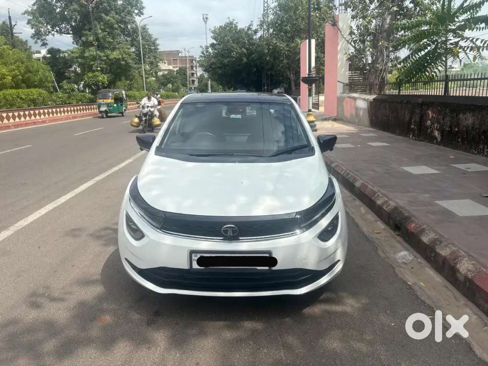 Tata Altroz 2024 Petrol Well Maintained