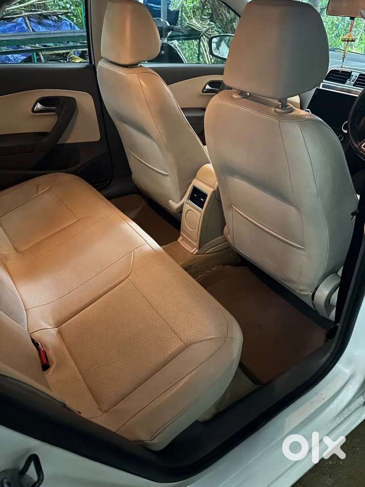 Volkswagen Vento Petrol Highline 2012
