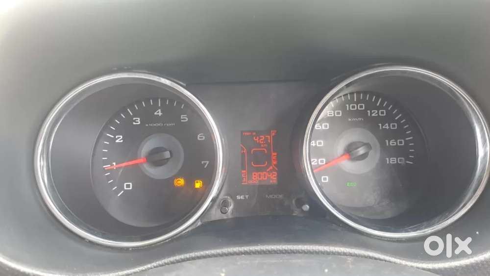 Mahindra Tuv 300 Mhawk100 T8 Dual Tone, 2017, Diesel