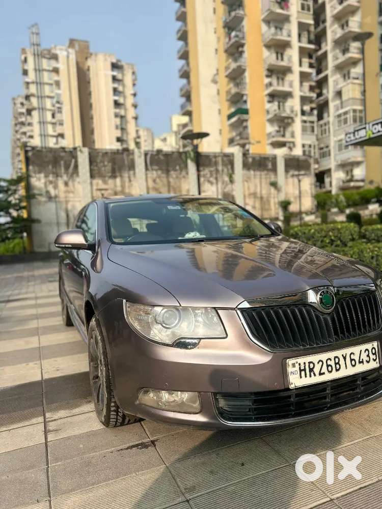 Skoda Superb Elegance 2013 Car