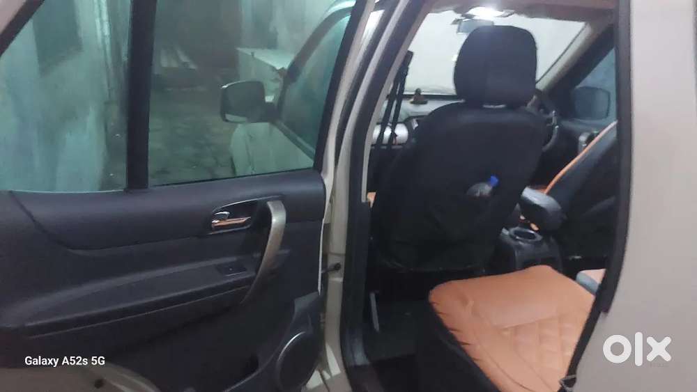Tata Safari Storme 2018 Variant