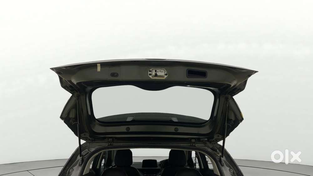 Tata Nexon 1.5 Revotorq Xma Amt (s), 2022, Petrol