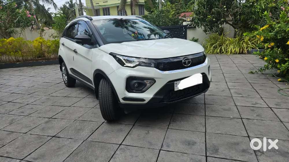 Tata Nexon 2021, Lady Driven