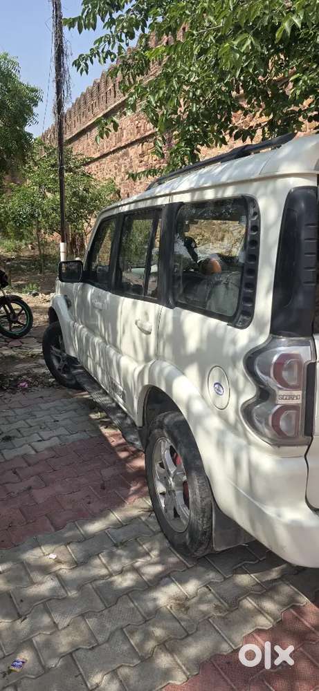 Mahindra Scorpio 2015 Diesel 99000 Km Driven