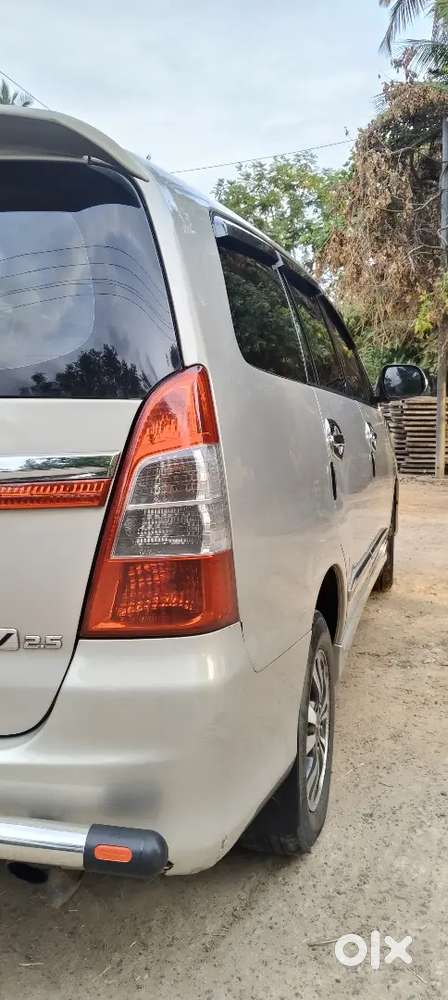 Toyota Innova Diesel 2015 ,company Service,good Looking