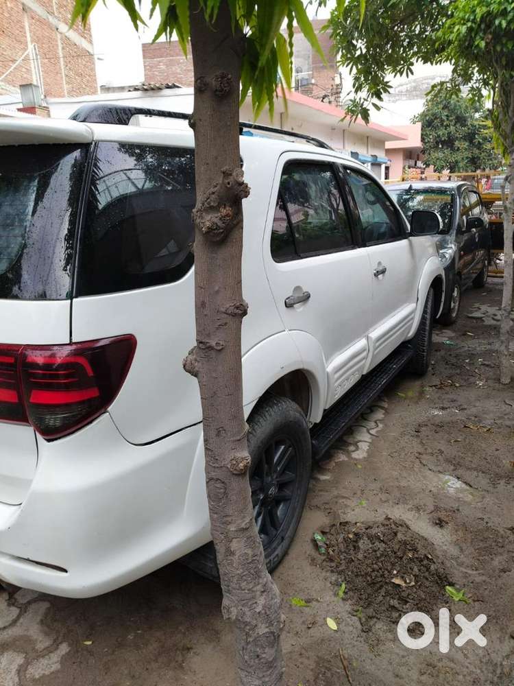 2011 Toyota Fortuner Diesel 4x4