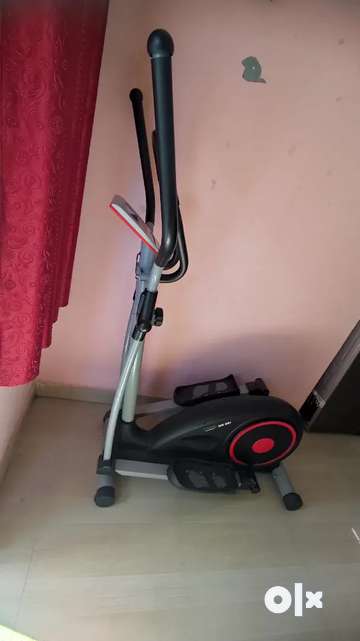 Pink discount cross trainer