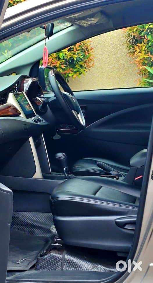 Toyota Innova Crysta G 8 Str, 2016, Diesel