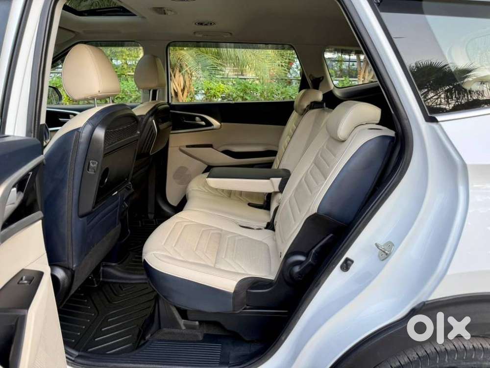 Kia Carens Luxury (o)1.5 Turbo Petrol Dct 7 Str, 2023, Petrol