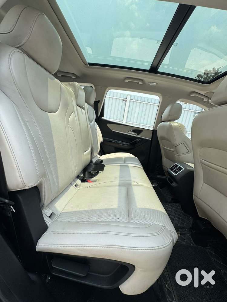 Mahindra Xuv700 2.2 Ax 7 Diesel At Luxury Pack Str, 2022, Diesel