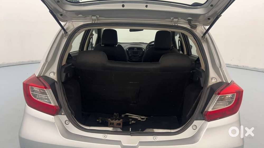 Tata Tiago Xza, 2017, Petrol