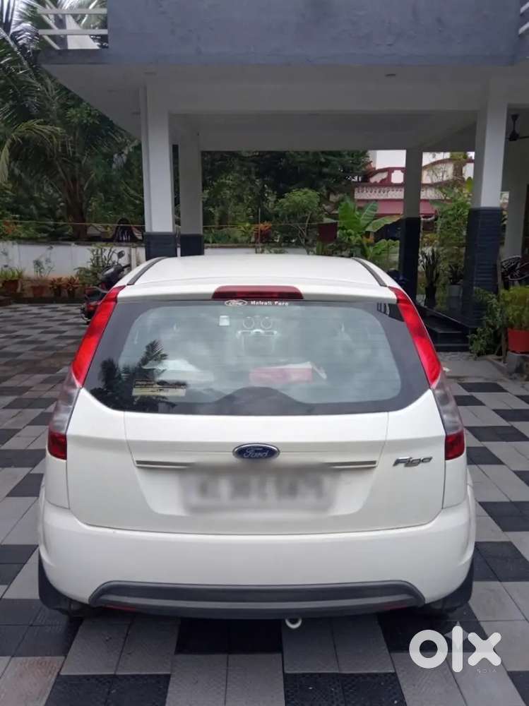 Ford Figo Petrol Zxi 2013