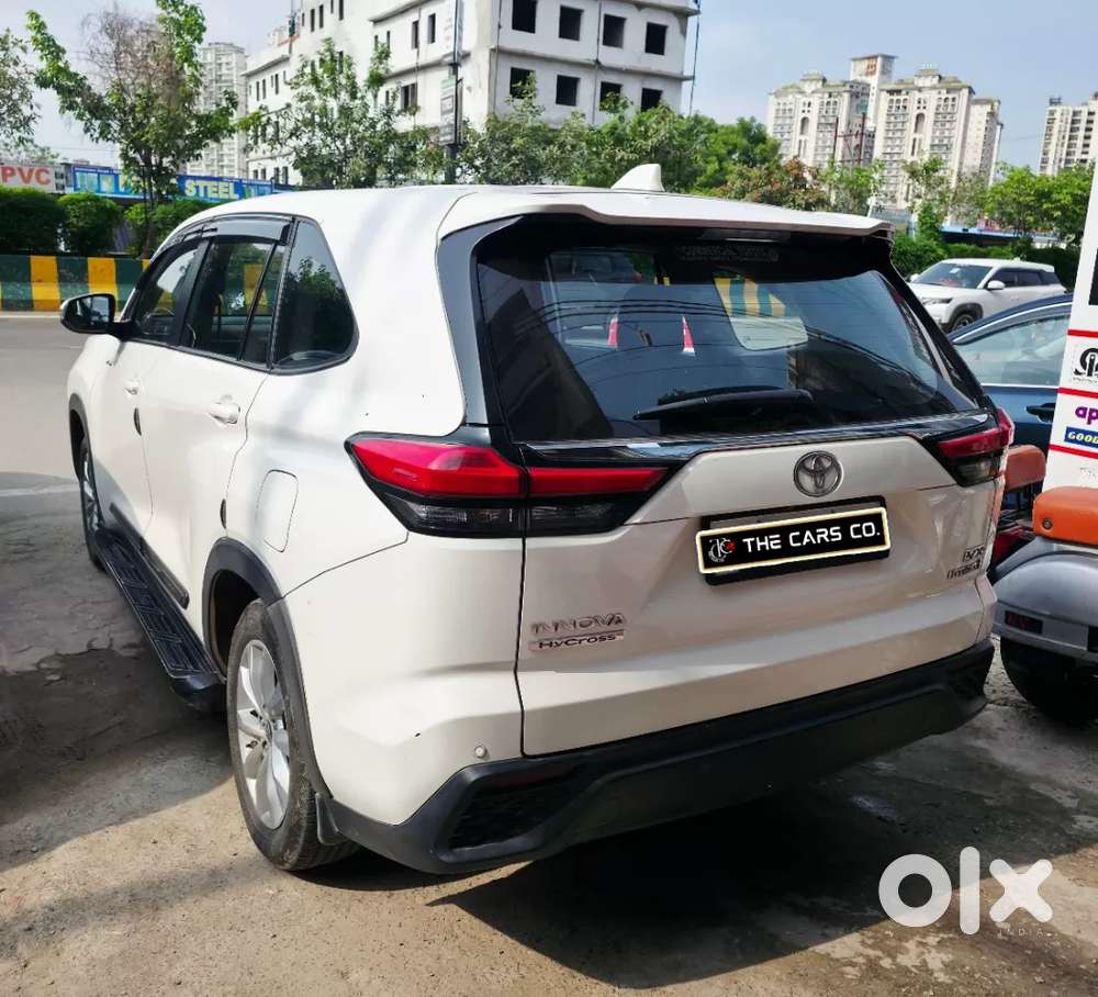 Toyota Innova Hycross, 2025, Petrol