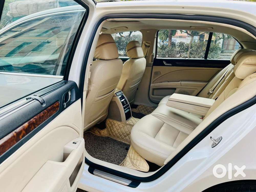 Skoda Superb 2015 Petrol 76000 Km Driven