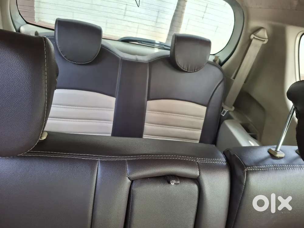 Maruti Suzuki Ertiga ZXI 2015 Petrol 1st Owner in Excellent Condition