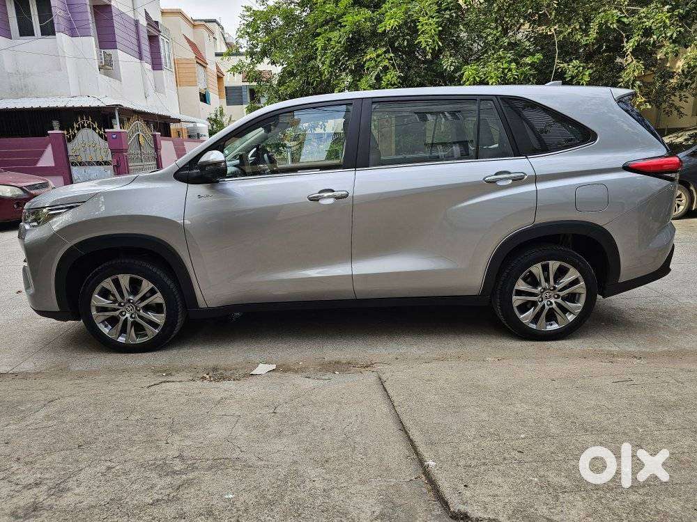 Toyota Innova Hycross 2.0 Zx (o) Hybrid 7 Str, 2025, Electric