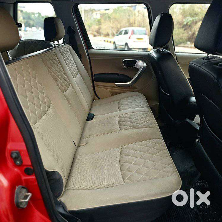 Mahindra Tuv 300 T10 Dual Tone, 2018, Diesel