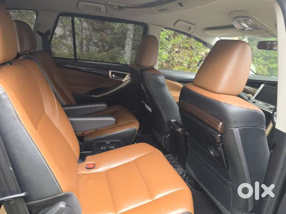 Toyota Innova Crysta 2016 Diesel Automatic. Pristine Condition