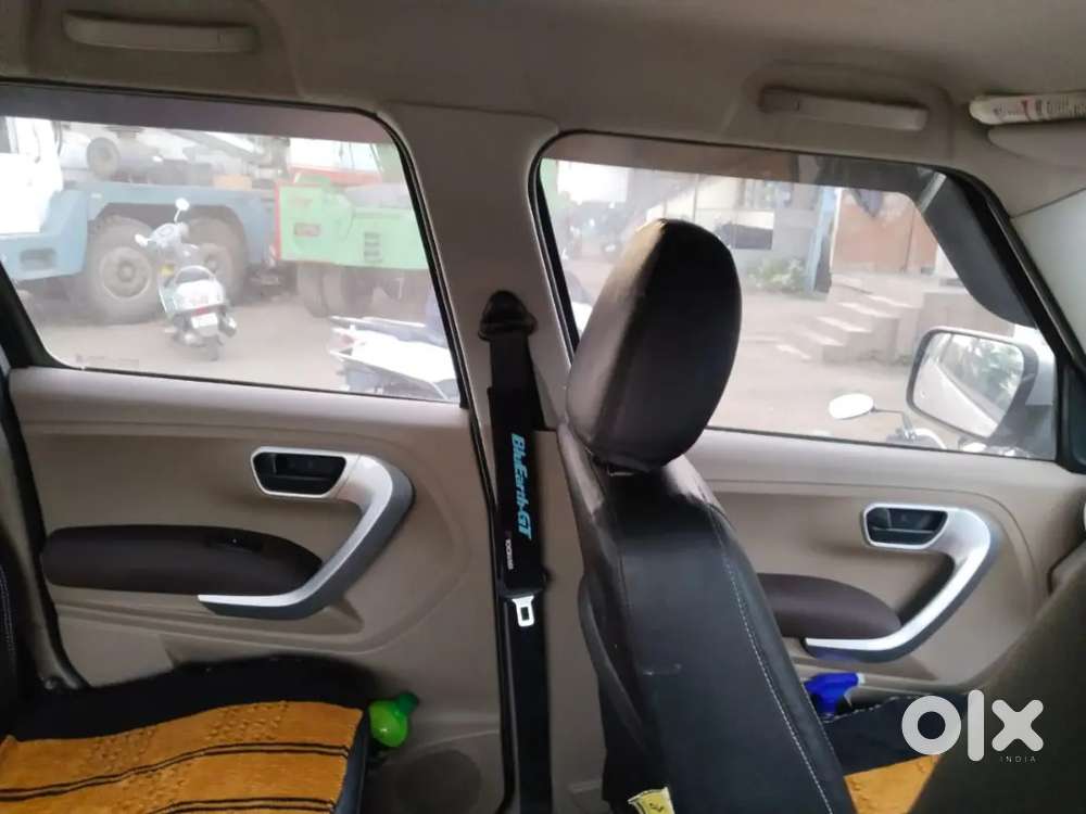 Mahindra Tuv 300 2017