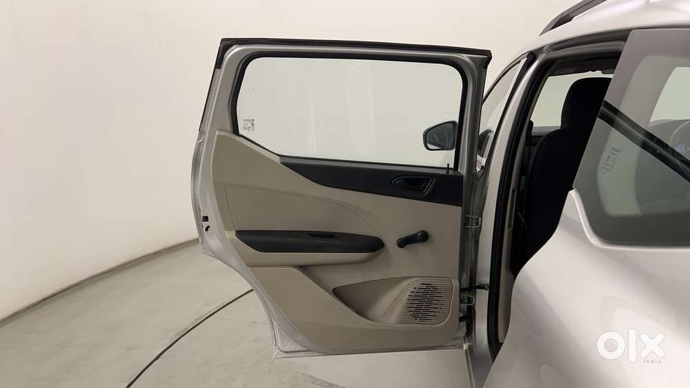 Renault Triber Rxl, 2024, Petrol