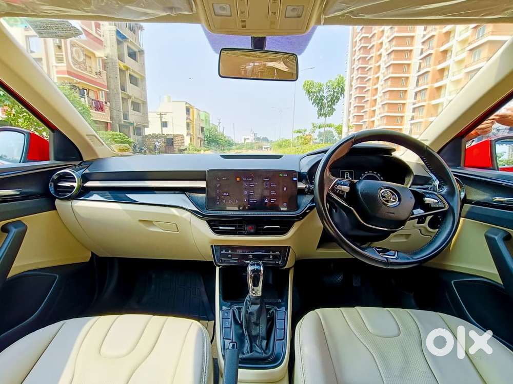 Skoda Slavia Ambition 1.0l Tsi At, 2022, Petrol