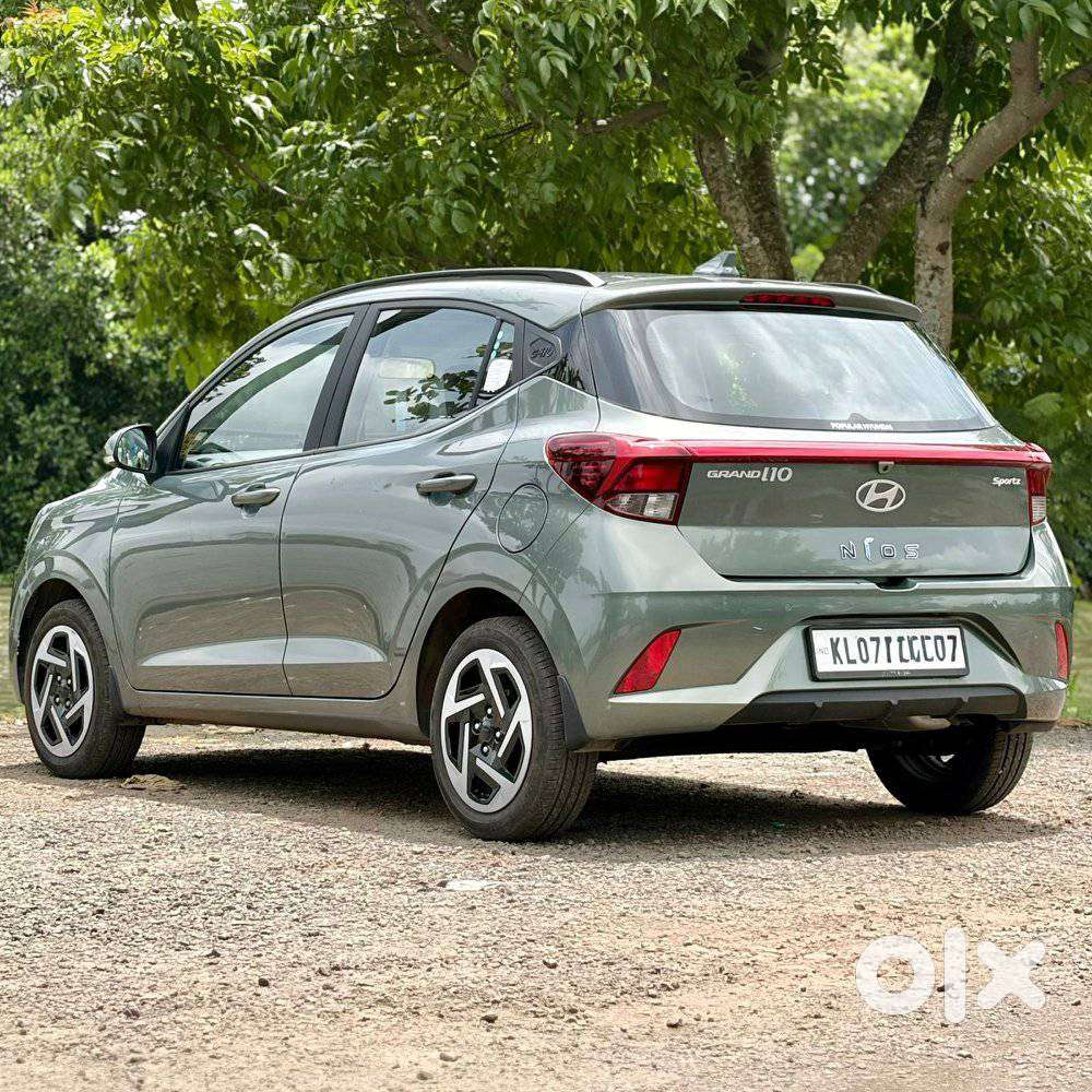Hyundai Grand I10 Nios Sportz 1.2 At, 2023, Petrol