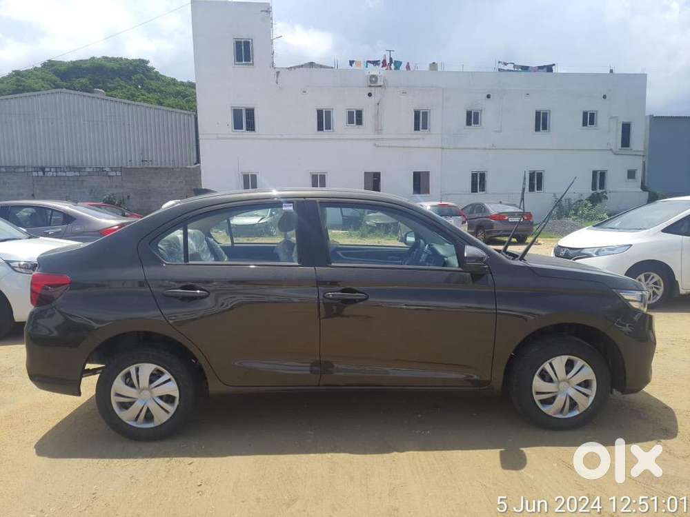 Honda Amaze 2024 Petrol 35000 Km Driven