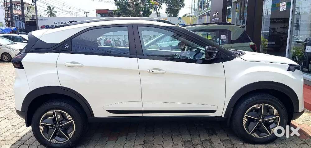 Tata Nexon 2024 Petrol 15280 Km Driven