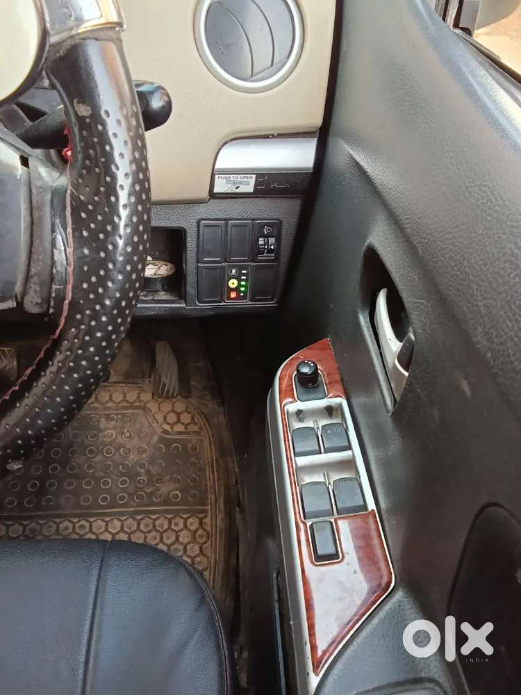 Car Me Koi Bhi Kami Nhi Hai