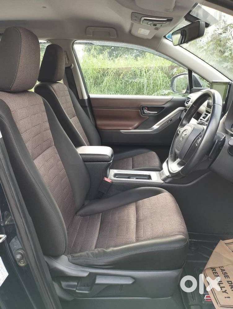 Toyota Innova Hycross 2.0 Vx Hybrid 8 Str, 2023, Petrol