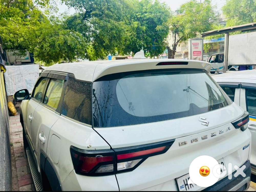 Maruti Suzuki Brezza 2023 Petrol 42700 Km Driven