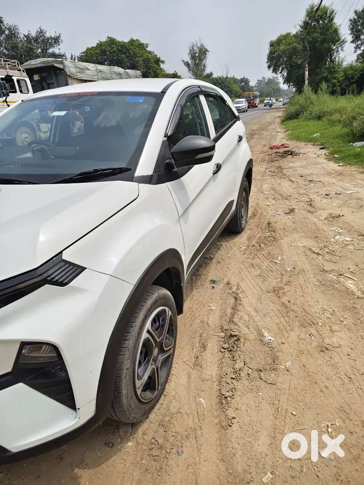 Tata Nexon Petrol Manual 2024 Year