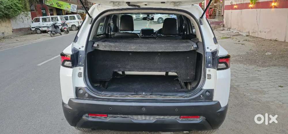 Maruti Suzuki Brezza 2023 Cng & Hybrids 72000 Km Driven