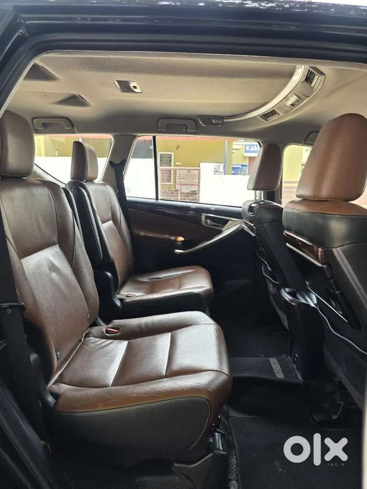 Toyota Innova Crysta 2.8z 2016