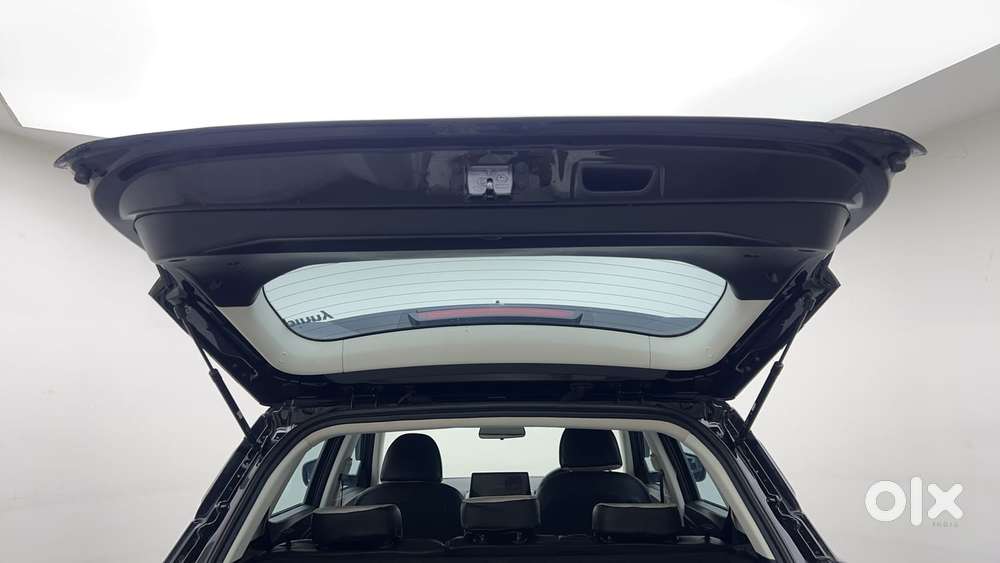 Mahindra Xuv 3xo Ax5 Ds Mt, 2025, Diesel