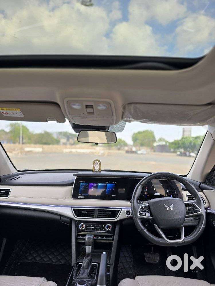 Mahindra Xuv700 2.2 Ax 7 Diesel At Str, 2023, Diesel