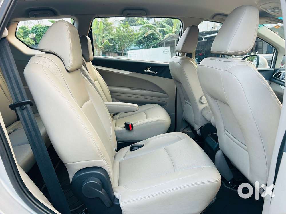 Mahindra Marazzo M8, 2018, Diesel
