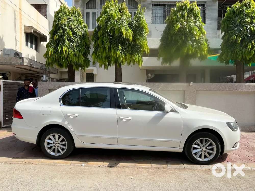 Skoda Superb 2015 Petrol 48000 Km Driven