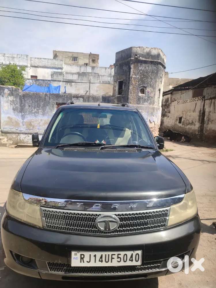 Tata Safari Storme 2014