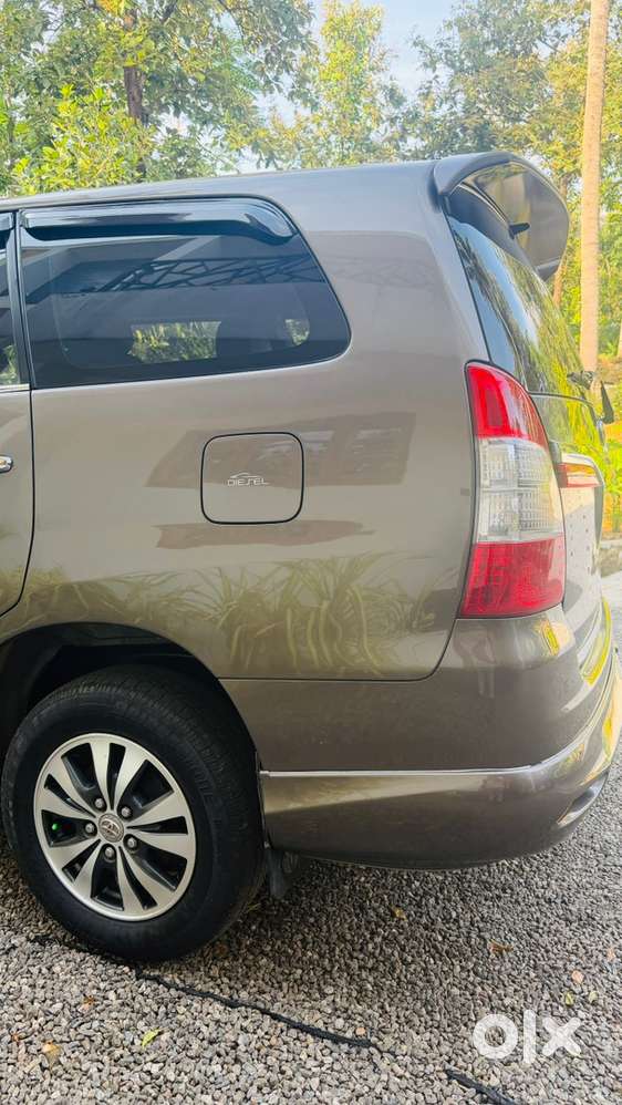Toyota Innova  2016 V 2 Nd Owner  No Repcement Orginal Kerala
