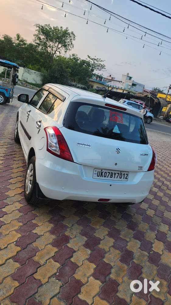Maruti Suzuki Swift Lxi Optional-o, 2017, Petrol
