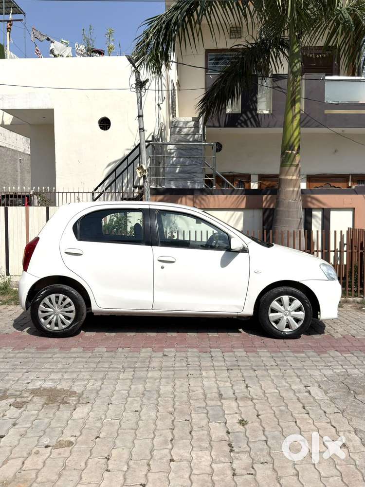 Toyota Etios Liva V Sp*, 2011, Petrol